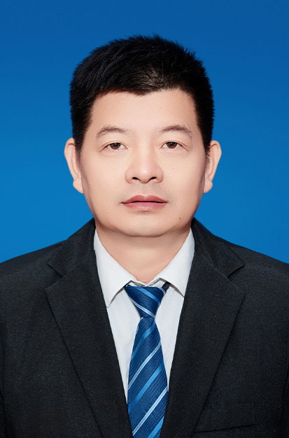 李文龙